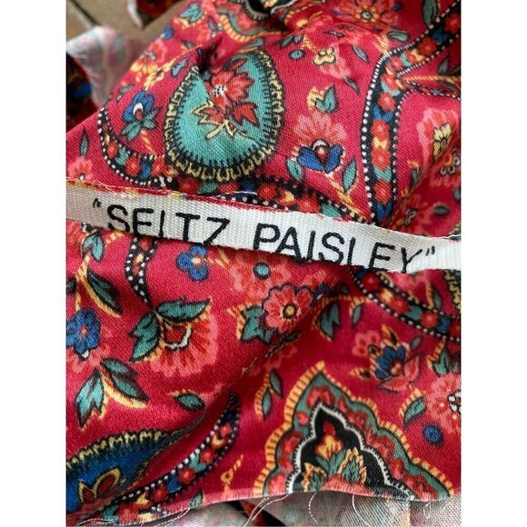 F. .Schumacher Fabric Seitz Paisley Upholstery Project Remants 2 lbs Vintage - Picture 3 of 6